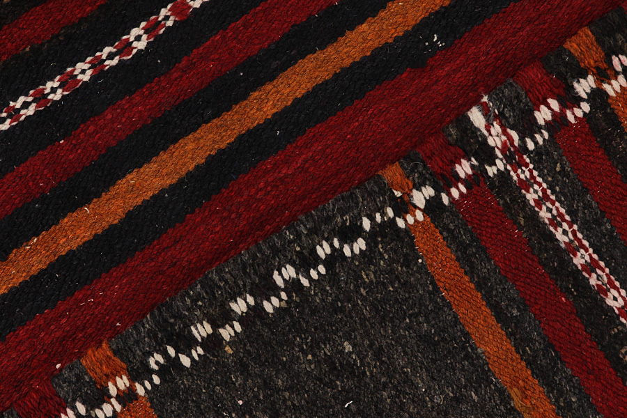 Qashqai Persian Rug 253x146 - Picture 3