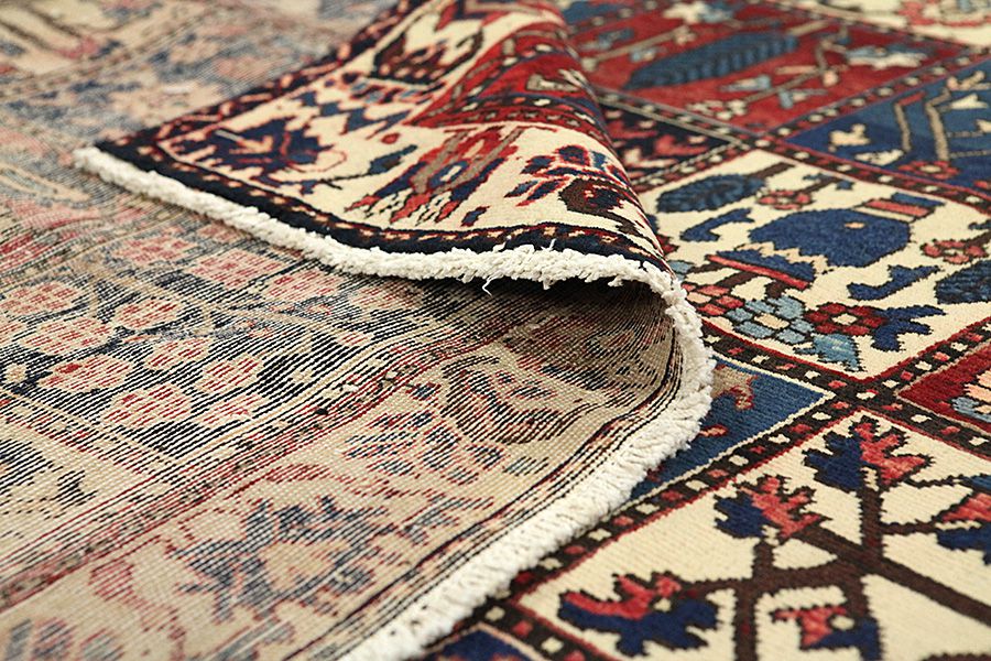 Bakhtiari Persian Rug 295x170 - Picture 4