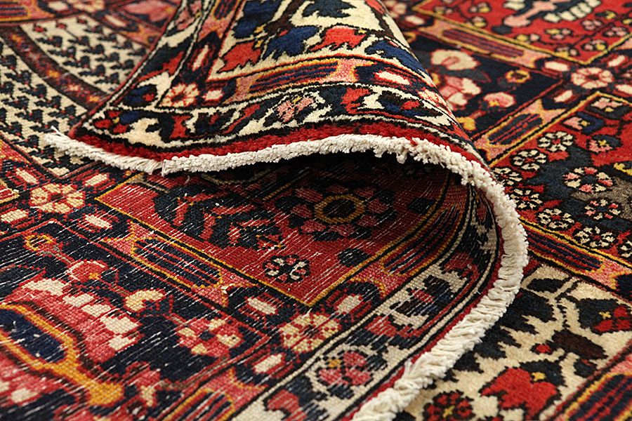 Bakhtiari Persian Rug 240x150 - Picture 4