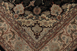 Isfahan Persian Rug 195x127 - Picture 8